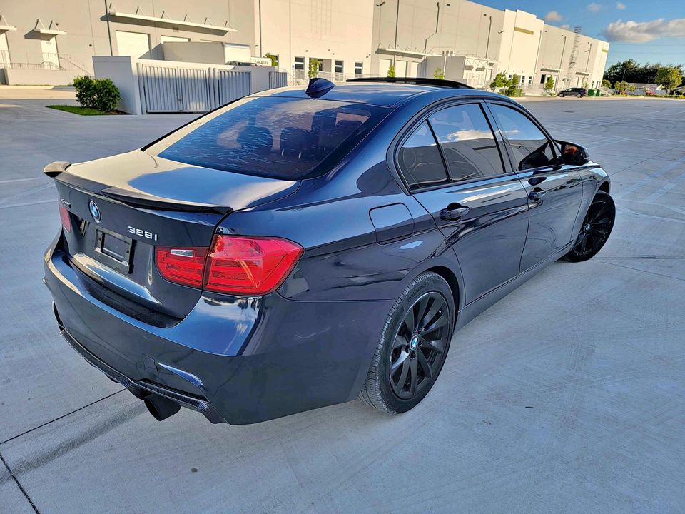 2013 BMW series 3 328i